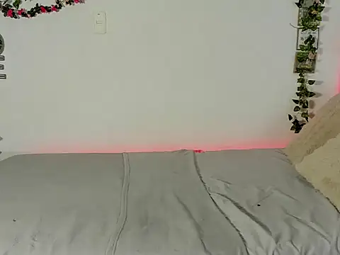 Snapshot of michell_anyeli chatting on 10.25.25 michell anyeli online show from 10.25.25