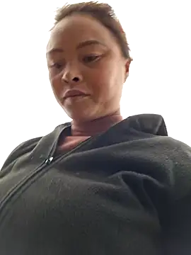 xuxulovezz online show from 03.05.26