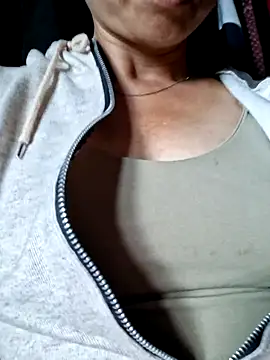 xuxulovezz online show from 06.04.26