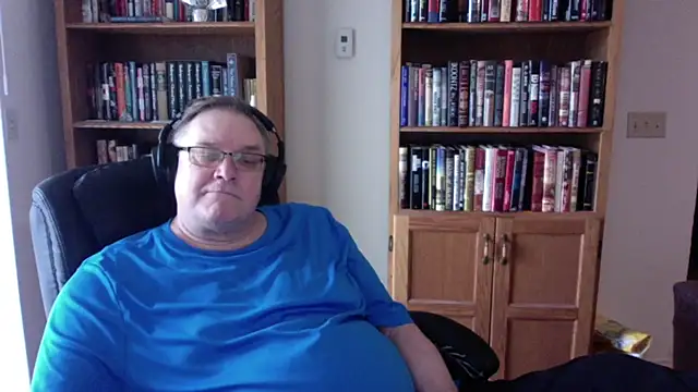 Snapshot of Vinyl22@xh chatting on 05.20.26 Vinyl22xh online show from 05.20.26