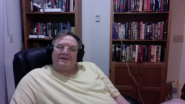 Snapshot of Vinyl22@xh chatting on 06.22.26 Vinyl22xh online show from 06.22.26