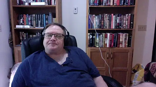 Snapshot of Vinyl22@xh chatting on 06.23.26 Vinyl22xh online show from 06.23.26