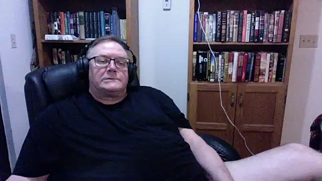 Snapshot of Vinyl22@xh chatting on 07.02.26 Vinyl22xh online show from 07.02.26