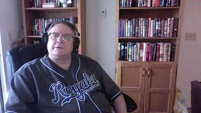 Snapshot of Vinyl22@xh chatting on 07.22.26 Vinyl22xh online show from 07.22.26