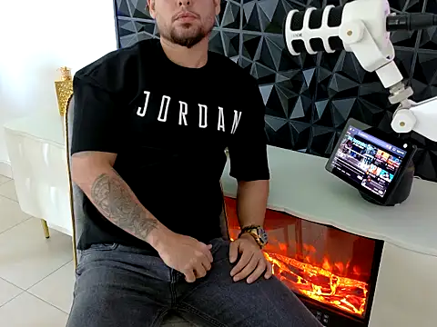 Snapshot of maximus888A chatting on 10.21.25 maximus888A online show from 10.21.25