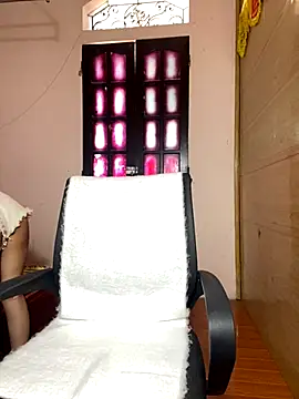 Linh247380 online show from 11.27.25