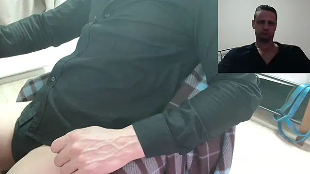Snapshot of Freeze_Fire chatting on 12.15.25 Freeze Fire online show from 12.15.25