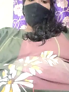 Snapshot of sowji_telugammai chatting on 10.16.25 sowji telugammai online show from 10.16.25