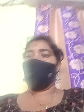 Snapshot of sowji_telugammai chatting on 10.18.25 sowji telugammai online show from 10.18.25