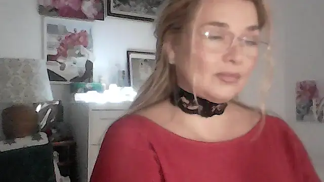 Myrienna online show from 11.24.25