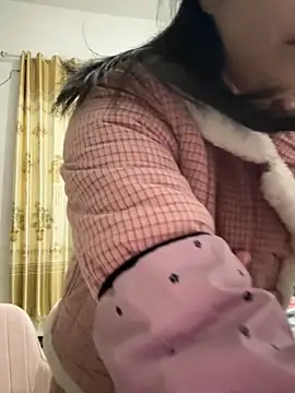 Snapshot of aoyo66 chatting on 11.17.25 aoyo66 online show from 11.17.25