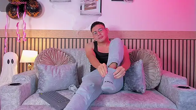 marcuswildx online show from 10.10.25