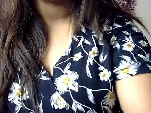 Snapshot of Aaliya02 chatting on 06.04.26 Aaliya02 online show from 06.04.26