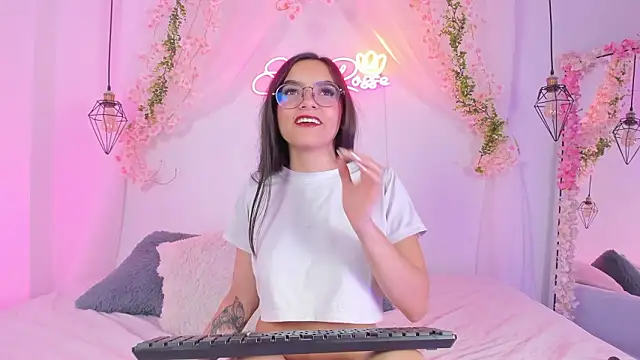 Snapshot of eimi_rosse18 chatting on 02.03.26 eimi rosse18 online show from 02.03.26