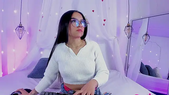 Snapshot of eimi_rosse18 chatting on 02.16.26 eimi rosse18 online show from 02.16.26