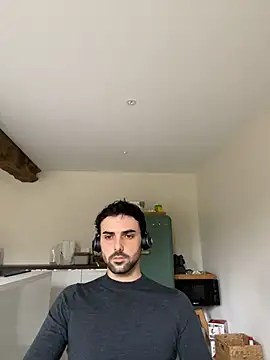 Snapshot of eauminerale chatting on 02.13.26 eauminerale online show from 02.13.26