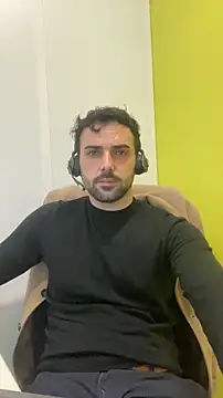 Snapshot of eauminerale chatting on 02.18.26 eauminerale online show from 02.18.26