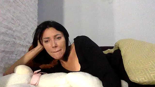 Veymoria online show from 10.14.25