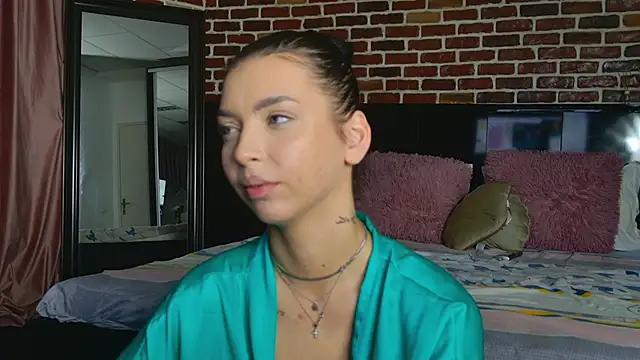 Snapshot of MeganSin_ chatting on 10.13.25 MeganSin online show from 10.13.25