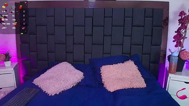 Krystal Heartss online show from 10.04.25