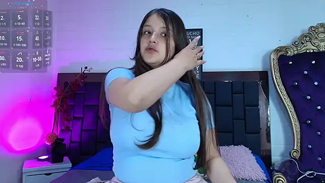 Krystal Heartss online show from 12.18.25