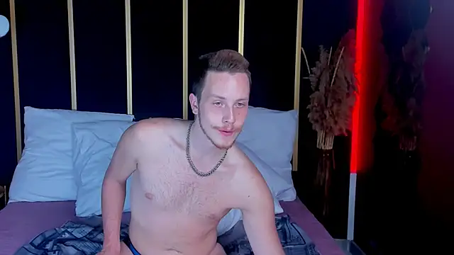 LeoMooree online show from 10.02.25