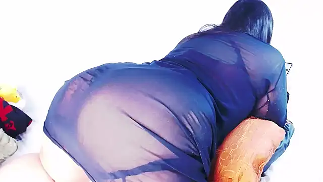 vivianepierss online show from 12.18.25