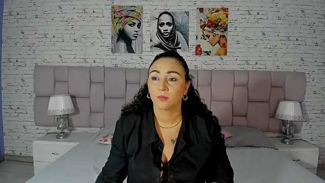 VaniaRose online show from 10.23.25