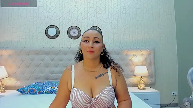 VaniaRose online show from 10.27.25