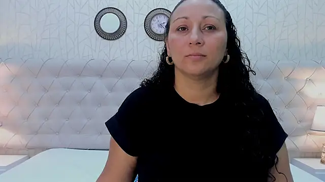 VaniaRose online show from 11.03.25