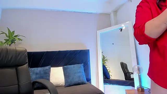 Iris Parkerr online show from 10.28.25