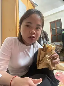 Snapshot of nayyyteyfe chatting on 10.12.25 nayyyteyfe online show from 10.12.25