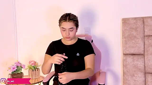 LunaOcampo  online show from 11.16.25