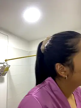 IsabellaJoness  online show from 11.04.25