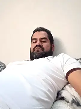 Snapshot of theking1_1 chatting on 10.17.25 theking1 1 online show from 10.17.25