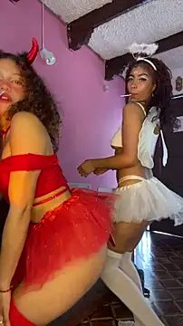 PrettyLia online show from 10.29.25