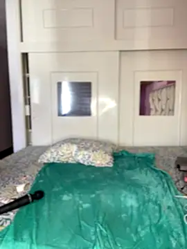 PrettyLia online show from 12.13.25