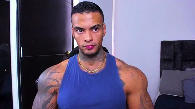 Snapshot of binmontana_ chatting on 10.08.25 binmontana online show from 10.08.25