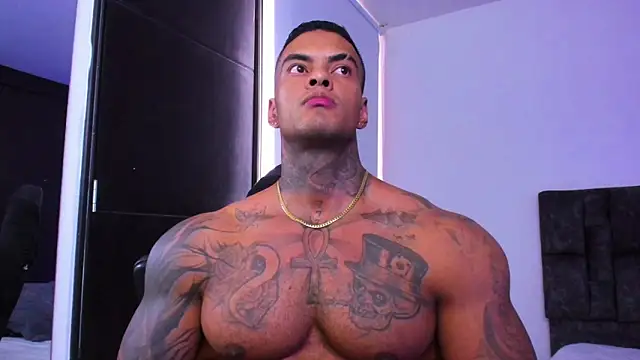 Snapshot of binmontana_ chatting on 10.09.25 binmontana online show from 10.09.25