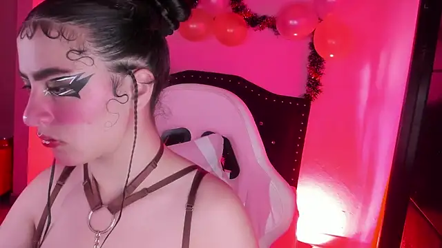 kitty  chs online show from 12.22.25