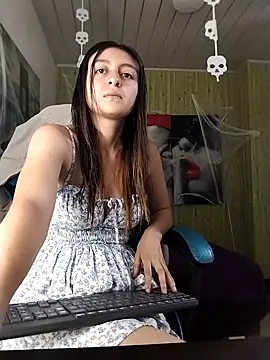 lala clark online show from 11.16.25