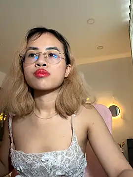 EllieYoon online show from 11.27.25