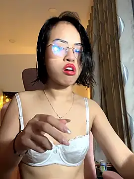 EllieYoon online show from 12.20.25