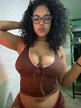 Snapshot of miiabrown18 chatting on 04.22.26 miiabrown18 online show from 04.22.26