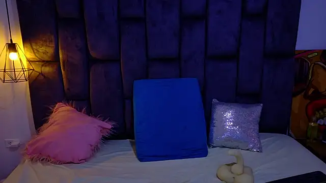 Snapshot of big_bearr chatting on 10.22.25 big bearr online show from 10.22.25