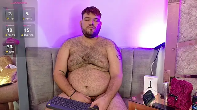 Snapshot of big_bearr chatting on 11.18.25 big bearr online show from 11.18.25