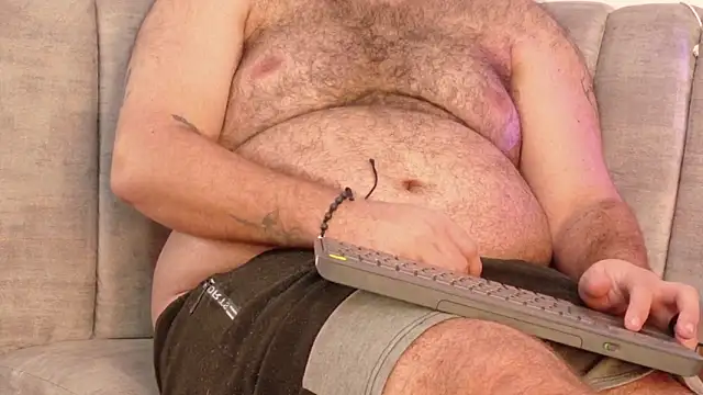 Snapshot of big_bearr chatting on 11.24.25 big bearr online show from 11.24.25