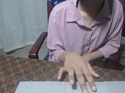 Snapshot of henakhan32 chatting on 10.07.25 henakhan32 online show from 10.07.25