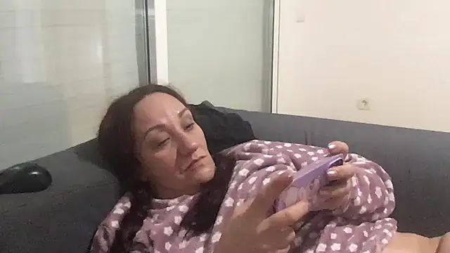 paula19800 online show from 11.10.25