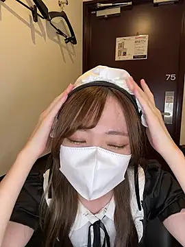 Snapshot of Moe_v_v chatting on 10.30.25 Moe v v online show from 10.30.25